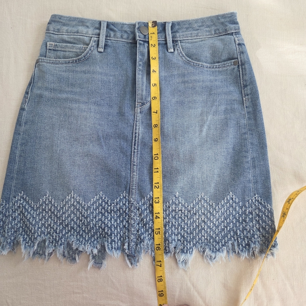Sam Edelman The Jenny Skirt Denim Frayed Hem Mini 28 Inch Waist Size 26 Tag - Picture 6 of 14